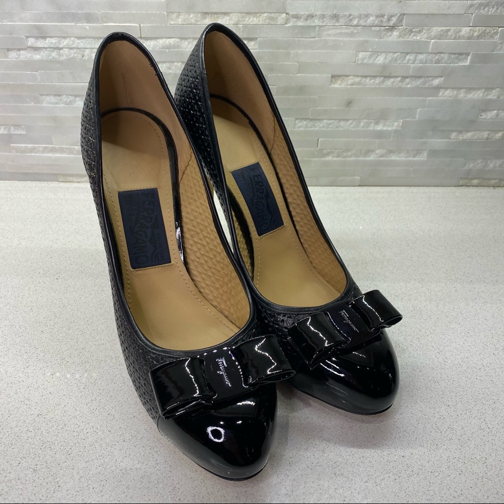 Salvatore Ferragamo Rilly Cut Black Pumps